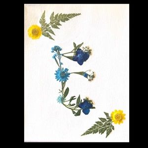 Beautiful Customized Flower Pressed Initial Canvas